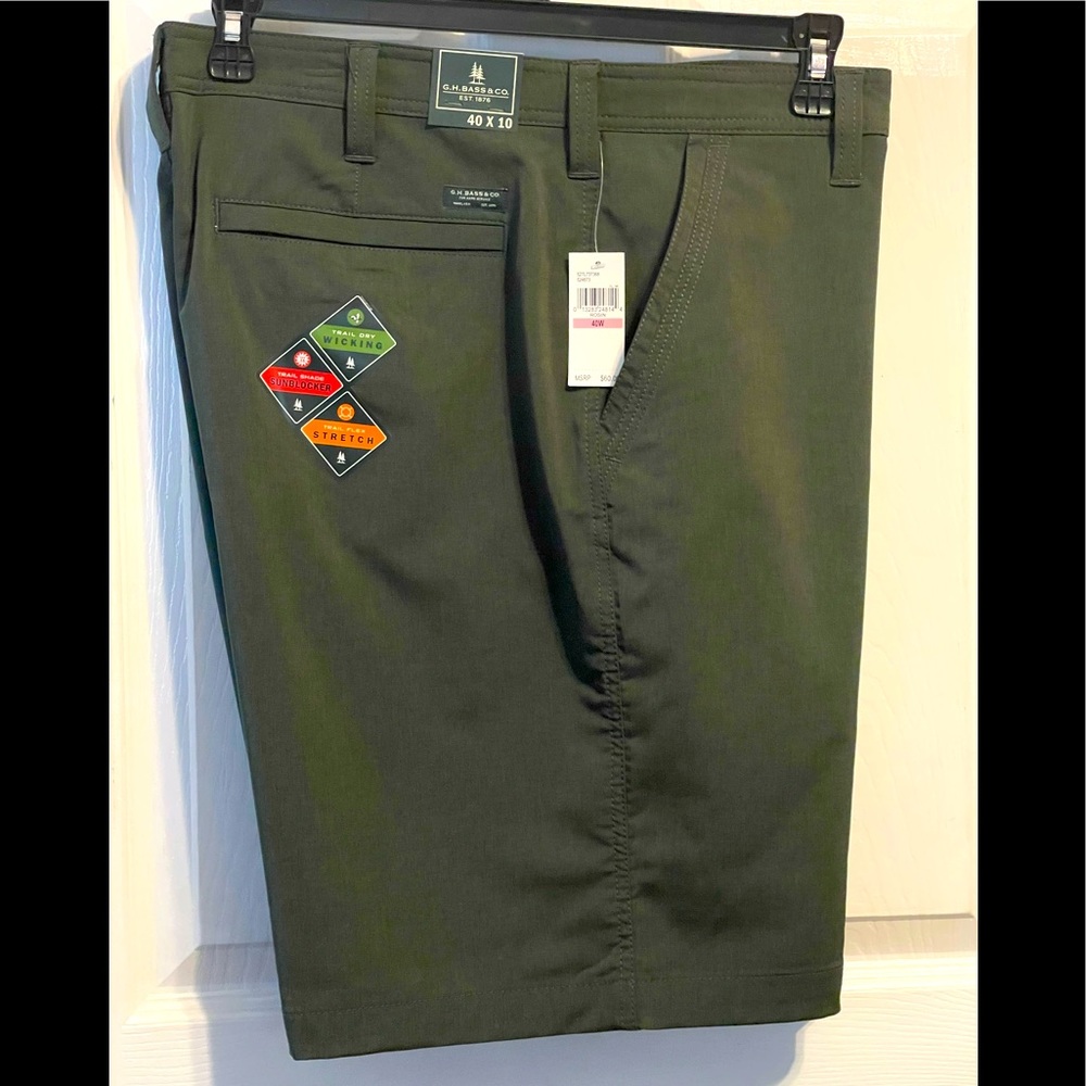 NWT G.H. Bass & Co. 40x10 Green Shorts